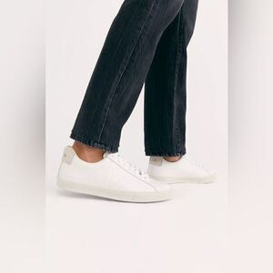NEW Veja Womens Esplar Leather Trainers Sneakers White 6 / 37